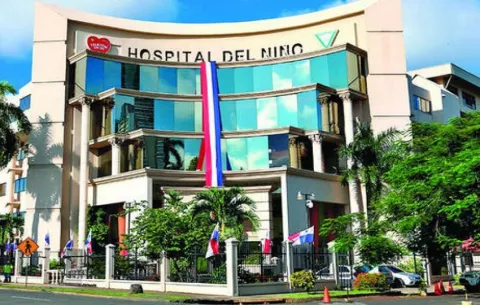Pacientes asegurados del Hospital del Niño son trasladados a la Ciudad de la Salud tras aumento de casos respiratorios 