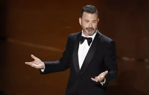 La competencia de Jimmy Kimmel sale en su apoyo: 'Todos somos él'