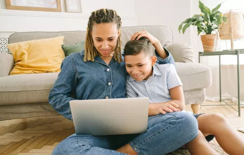 La digitalización de la matrícula escolar genera dudas entre los acudientes