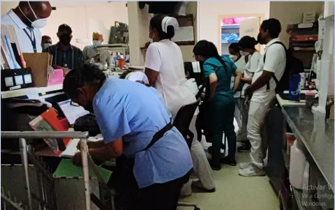 Médicos del Nicolás Solano aseguran laborar en condiciones precarias