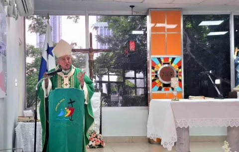 Monseñor Ulloa: 'No se puede servir a Dios y al dinero' es el mensaje tajante para los administradores de justicia