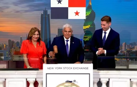 Mulino hace sonar la campana en Bolsa de Nueva York y se reúne con Guterres