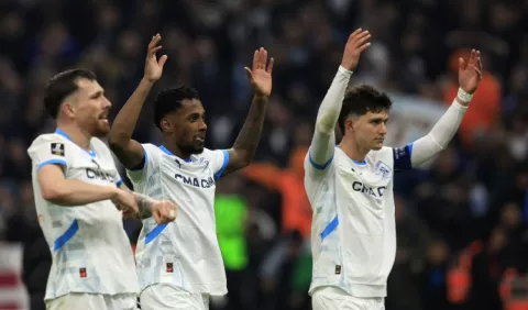 Olympique, de Murillo, enfrenta al Ajax en la Champions League