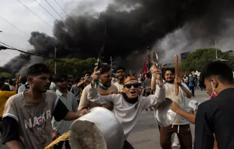 Nepal bajo estricto control militar con un balance de 31 muertos y 15,000 presos fugados