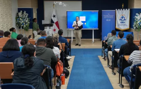 Proyectos que protegen a las tortugas marinas en Panamá reciben reconocimiento