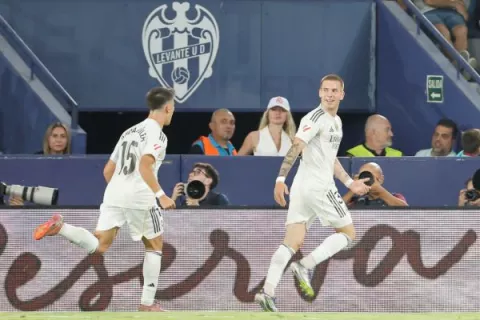 Mastantuono anota su primer gol en triunfo del Real Madrid sobre Levante 