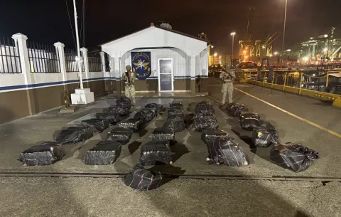 Decomisan más de una tonelada de droga en contenedores, uno de ellos procedente de Ecuador