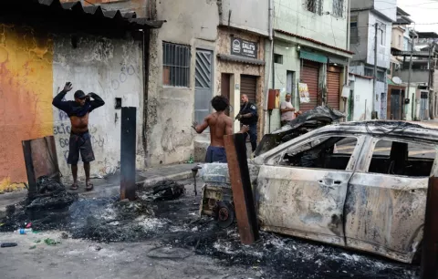 64 muertos deja operativo policial contra el narcotráfico en Río de Janeiro