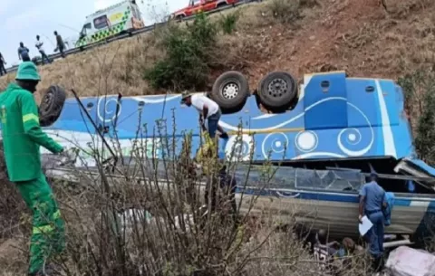 Panamá envía condolencias por accidente de autobús en Sudáfrica que dejó 42 muertos