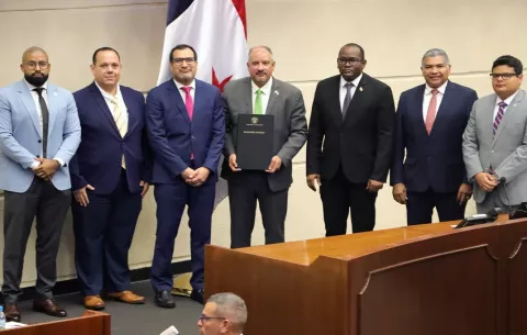 Acuñación de monedas  en honor al Palacio de las Garzas y al Despacho de la Primera Dama recibe luz verde