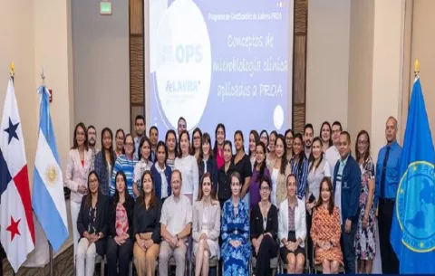 Panamá y la OPS fortalecen seguridad en el uso de antibióticos con respaldo de Argentina