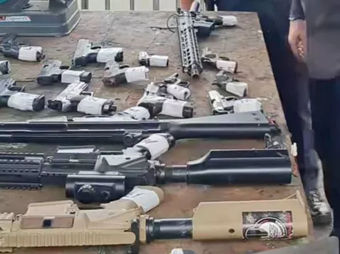  Armas de fuego, cargadores, municiones y bengalas en el programa de recolección en Colón