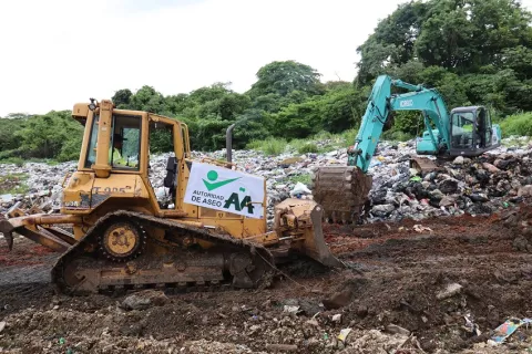 Tres compañías presentan propuestas para recoger la basura en la mayor parte de la capital