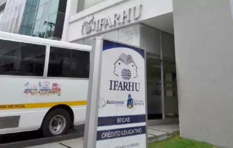 ¡Caso auxilios económicos! Imputan a 4 estudiantes que cobraron $25 mil por carreras de $500 