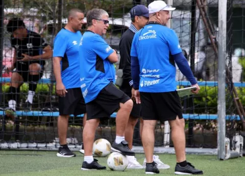 El Salvador, sus bajas y posibles variantes para enfrentar a Panamá