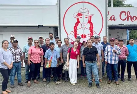 MIDA capacita a productores de lácteos de Atalaya y Montijo 