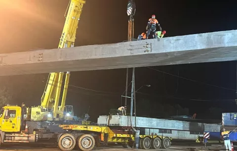 Colocan la última viga del Intercambiador de Chitré