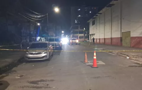 Autoridades investigan el homicidio a sangre fría de un joven ocurrido a plena luz del día en Colón