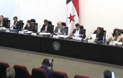 Comisión de Gobierno rechaza proyectos anticorrupción presentados por el procurador