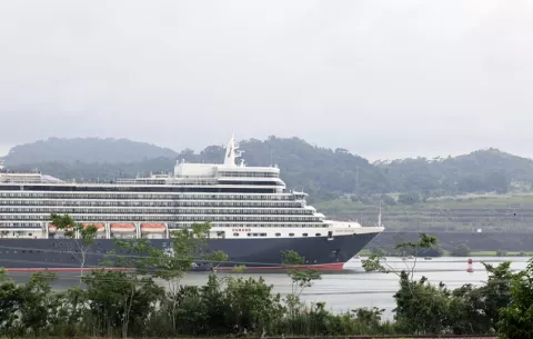 El Canal de Panamá abre la temporada de cruceros y espera 195 tránsitos de estos buques