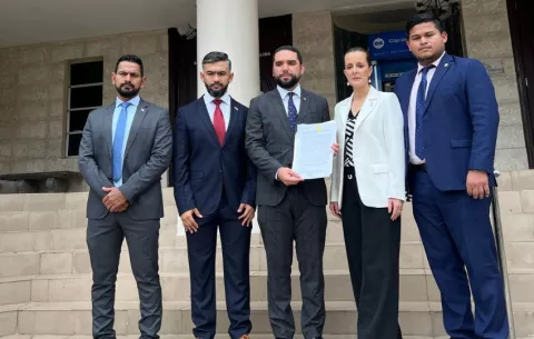 Diputados de Vamos presentan demanda contra resolución de la Contraloría 