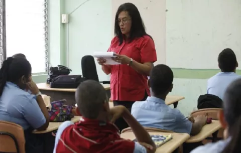 Meduca: decreto busca garantizar transparencia e igualdad en los nombramientos docentes