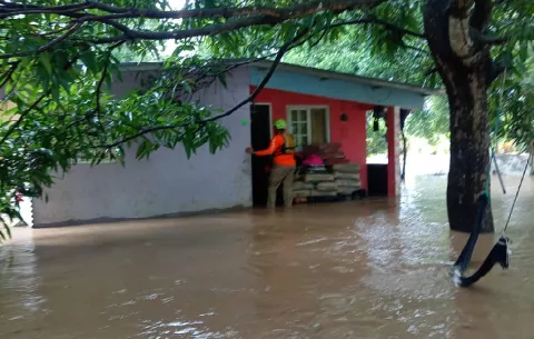 Varias afectaciones y un desaparecido por las lluvias que afectan a diversas provincias 