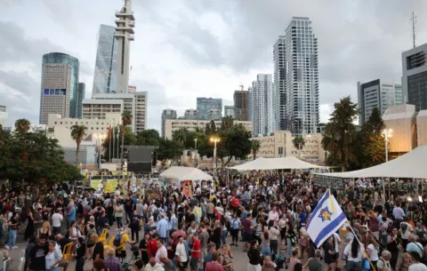 Israel dice que rehenes serán liberados 'el lunes temprano', pero Hamás podría adelantarse