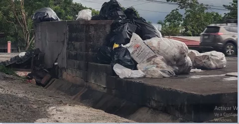 Chorreranos enfrentan acumulación de basura pese a plan de contingencia de empresa recolectora