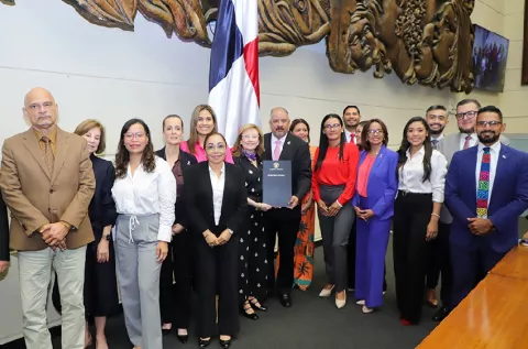 Proyecto de ley que hace de dominio público el registro de opresores sexuales ya fue aprobado