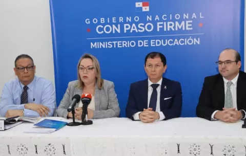 Meduca avanza en homologación para licitación de computadoras portátiles