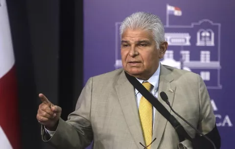 El presidente de Panamá llama a Paz para felicitarlo y espera estrechar lazos con Bolivia