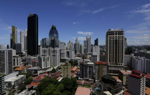 Panamá permanecerá en la lista europea de países no cooperantes en materia fiscal