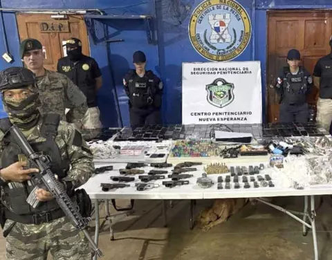  Encuentran armas, municiones, cargadores, celulares en la cárcel de Nueva Esperanza