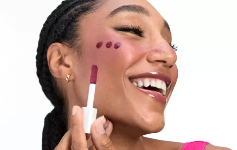 Ligereza, frescura y luz: la textura líquida se impone en el maquillaje
