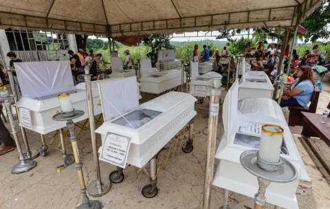 Filipinas se centra en las labores de socorro tras sismo de magnitud 6,9 con 72 muertos