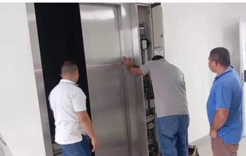 Paciente queda atrapado en elevador del Hospital Regional de Veraguas durante más de dos horas