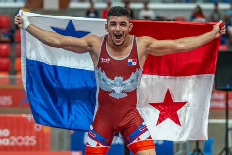 Ángel Cortés dio la primera medalla de oro a Panamá en los Juegos Bolivarianos 2025