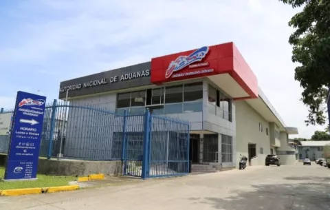 Aduanas desvincula a más de 200 funcionarios por corrupción y falta de idoneidad