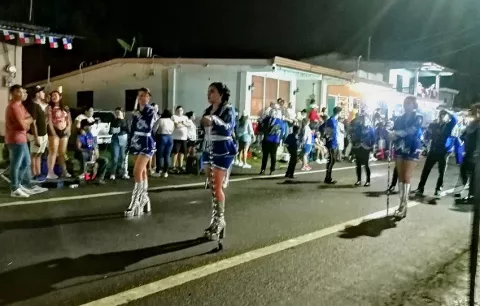 Los tambores y cornetas retumbaron en las calles de Chitré y en La Villa de Los Santos 