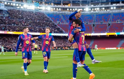 El Barcelona celebra la vuelta a casa con contundencia