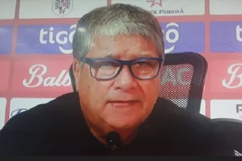 'El Bolillo' Gómez busca cerrar con una victoria para El Salvador ante Panamá 