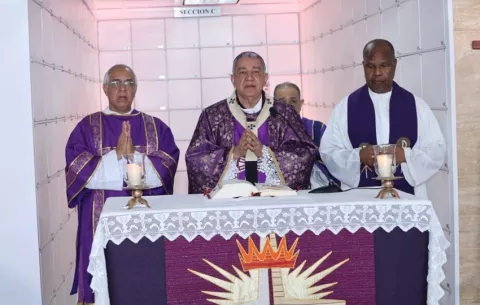 ¿Por qué las cenizas de los difuntos no deben guardarse en casa?  Esto dice monseñor Ulloa