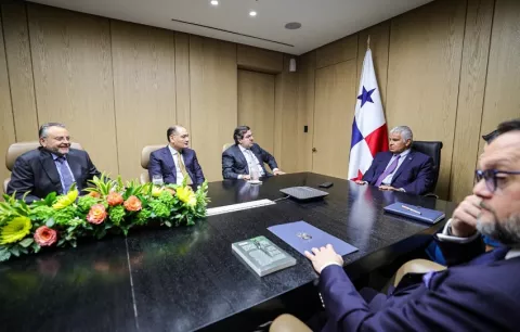 Presidente Mulino se reunió con Carlos López Flores, presidente de la empresa Chiquita