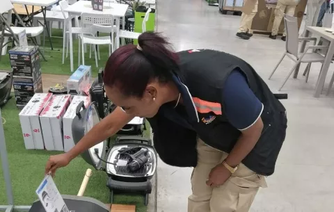 Acodeco refuerza operativos de verificación por el Black Friday en Colón