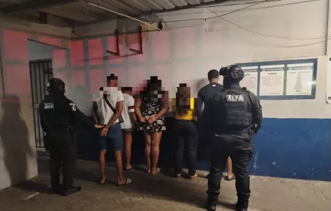 Menores siguen haciendo de las suyas, privan de libertad a cuatro damas en Colón para robarles