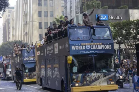 Dodgers desatan la euforia masiva en Los Ángeles por su triunfo en la Serie Mundial