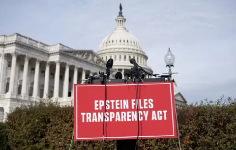 Ley para forzar  publicación de los documentos de Epstein, aprobada por la Cámara Baja de EE.UU.