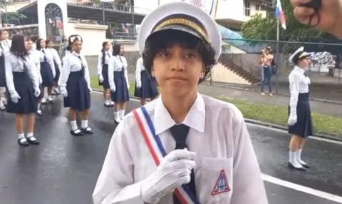 Rosanel Quiroga, el primer puesto del Colegio Remón que no pudo portar la bandera por ser extranjera