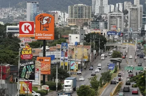 Batalla ideológica llega a Honduras, que celebra elecciones 